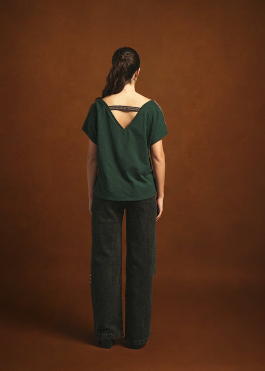 CAMISETA CUELLO V OVERSIZE GRECIA VERDE MEDIO ARABESCO