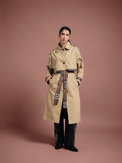 ABRIGO TRENCH REGULAR MILÁN CAQUI UYUNI