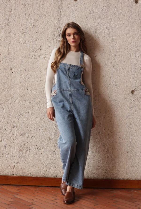 Overol en denim huellas menta Allegra